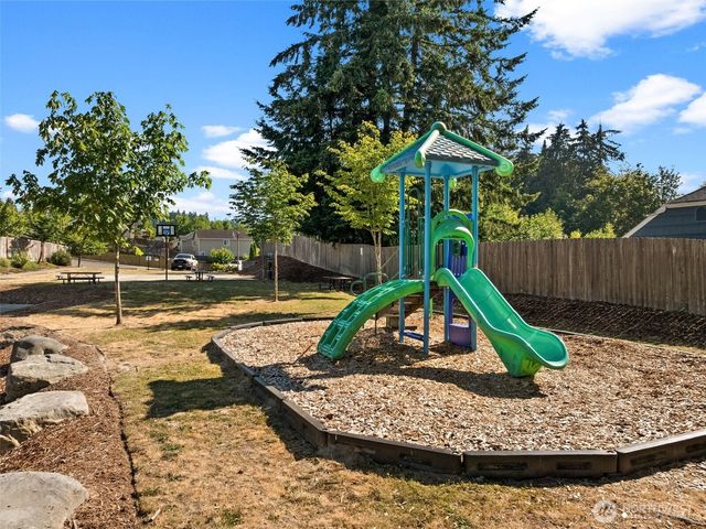 736 Freedom Court SE, Port Orchard, WA 98366