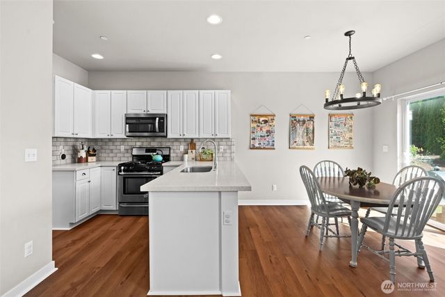 736 Freedom Court SE, Port Orchard, WA 98366