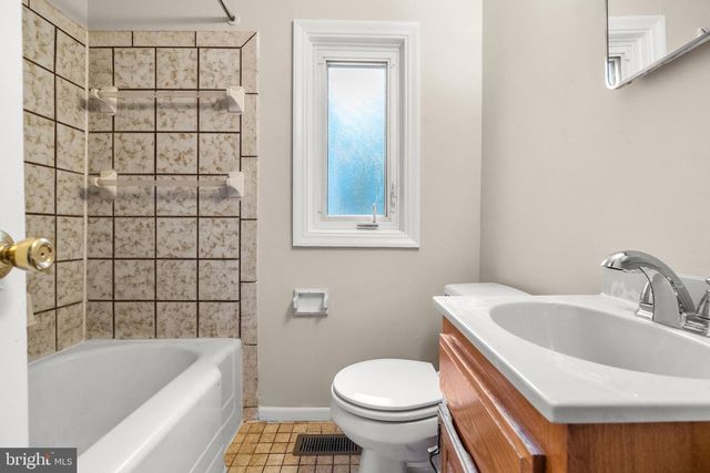 223 RUTH AVE, Maple Shade, NJ 08052