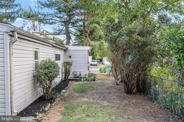 223 RUTH AVE, Maple Shade, NJ 08052