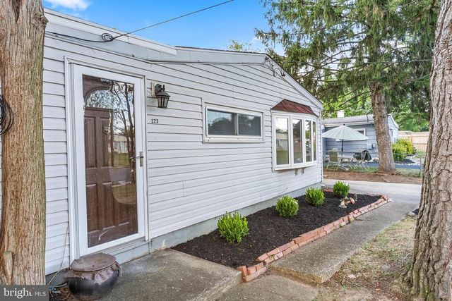 223 RUTH AVE, Maple Shade, NJ 08052