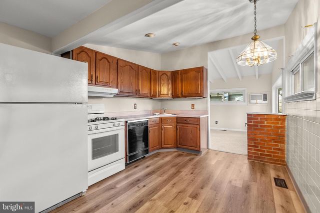 223 RUTH AVE, Maple Shade, NJ 08052