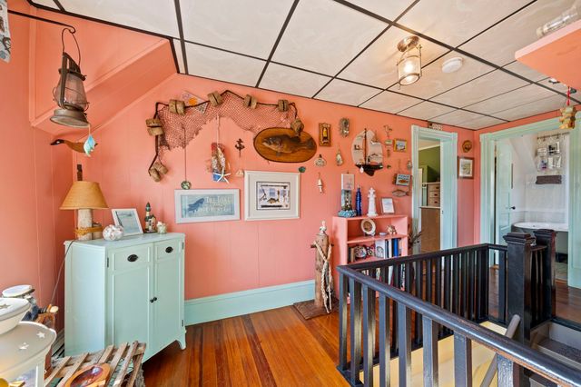 19 Hayward Ave, Brockton, MA 02301