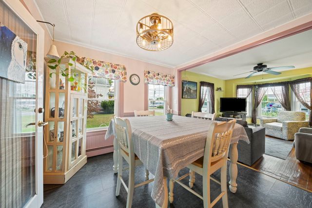 19 Hayward Ave, Brockton, MA 02301