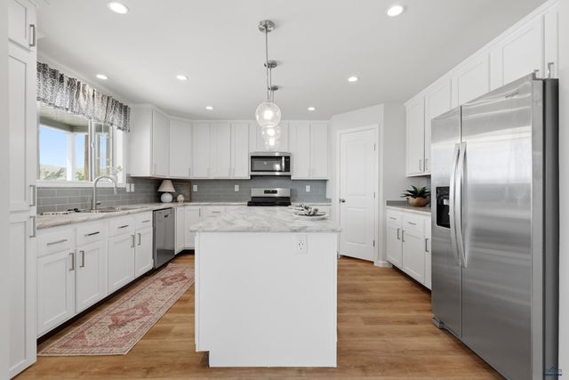 1661.123 E PHILADELPHIA, Rapid City, SD 57701