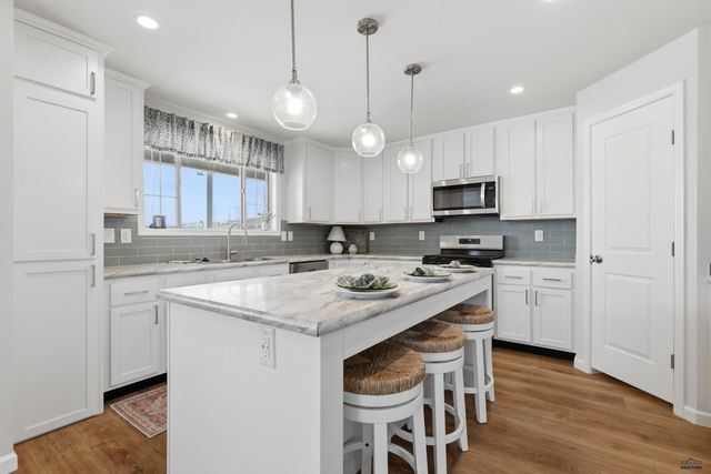 1661.123 E PHILADELPHIA, Rapid City, SD 57701