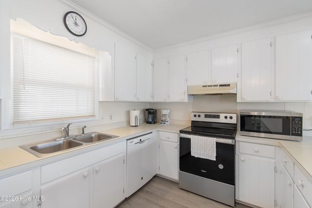 305 Sand Dune Lane, Supply, NC 28462