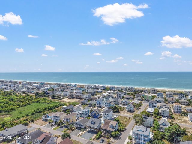 305 Sand Dune Lane, Supply, NC 28462