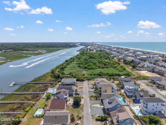 305 Sand Dune Lane, Supply, NC 28462