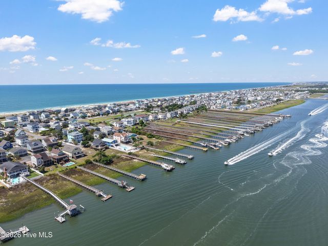 305 Sand Dune Lane, Supply, NC 28462