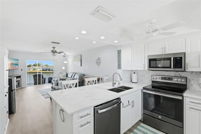 12538 SW KINGSWAY CIRCLE 605, Lake Suzy, FL 34269