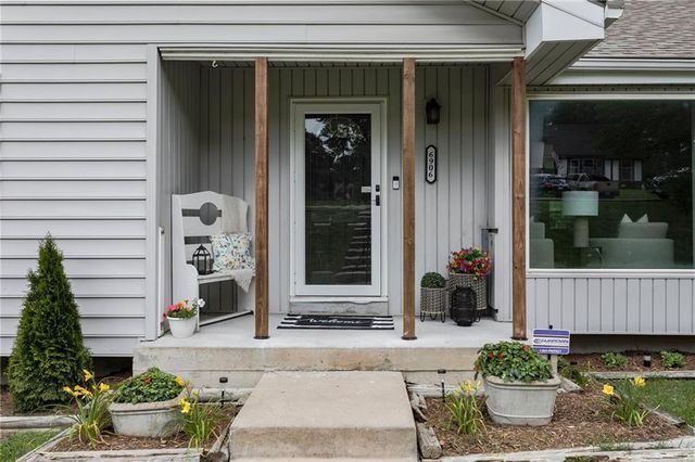 6906 Brownridge Drive, Shawnee, KS 66218