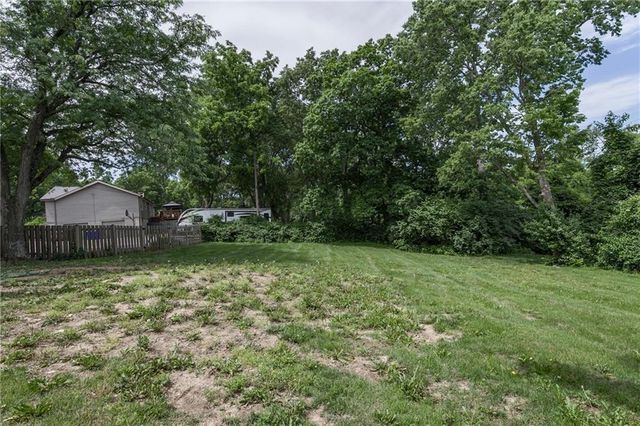 6906 Brownridge Drive, Shawnee, KS 66218