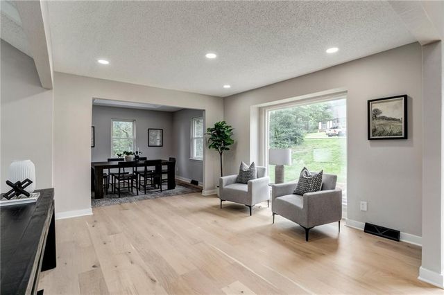 6906 Brownridge Drive, Shawnee, KS 66218
