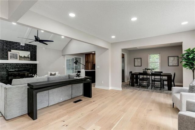 6906 Brownridge Drive, Shawnee, KS 66218