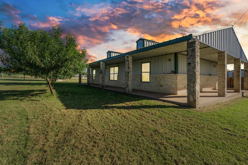 6338 Fm 933, Blum, TX 76627