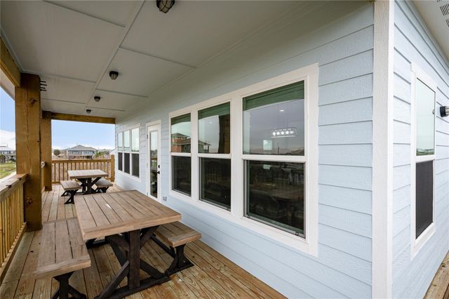 924 Melody Lane, Crystal Beach, TX 77650