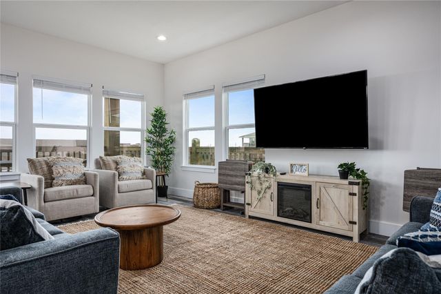 924 Melody Lane, Crystal Beach, TX 77650