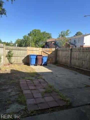 3860 Schooner TRL, Chesapeake, VA 23323