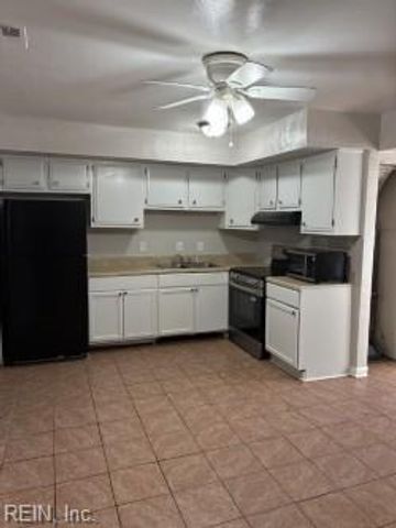 3860 Schooner TRL, Chesapeake, VA 23323