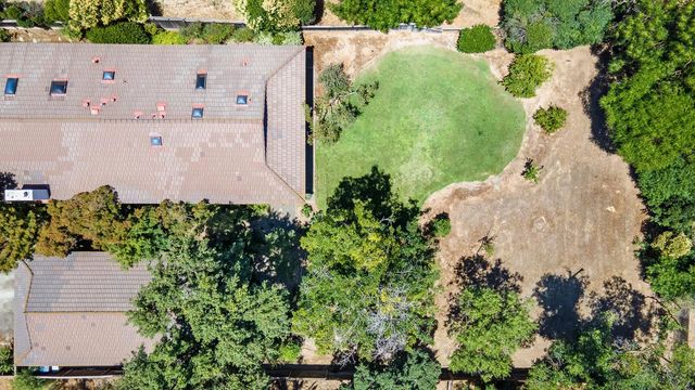 4550 N College Avenue, Fresno, CA 93704