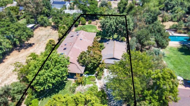 4550 N College Avenue, Fresno, CA 93704