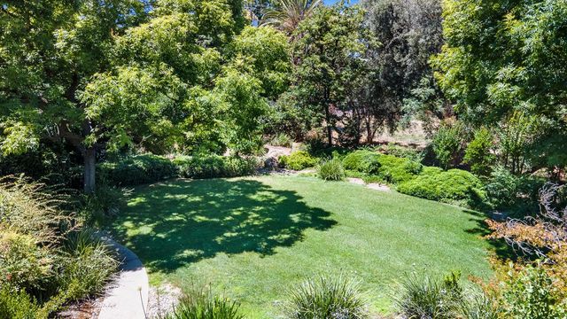 4550 N College Avenue, Fresno, CA 93704
