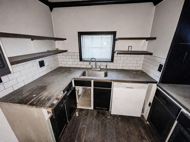 613 E Wilkins Street, Angleton, TX 77515