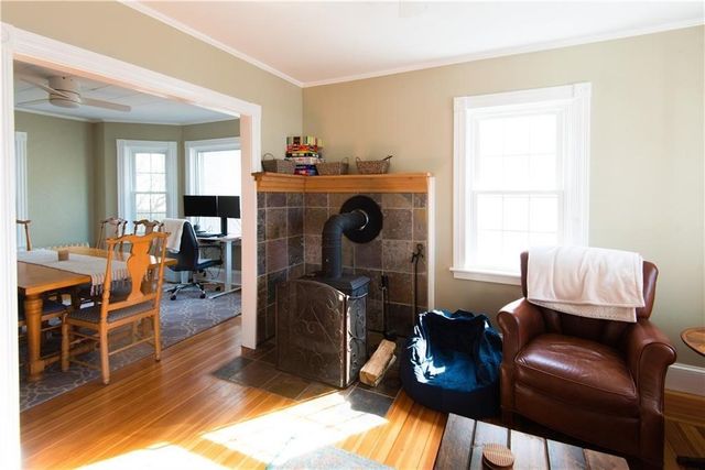 21 Congdon Avenue, Newport, RI 02840