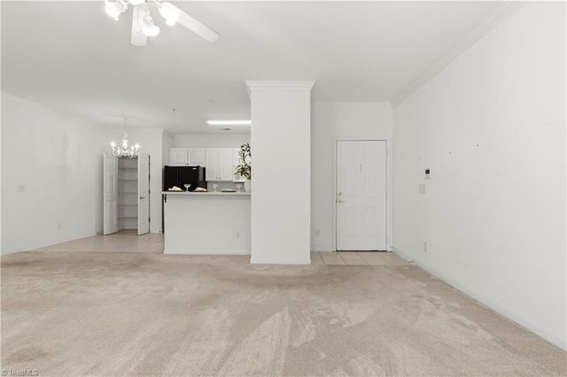 6941 Hanesbrook Circle 204, Clemmons, NC 27012