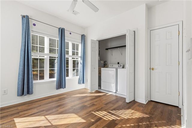 6941 Hanesbrook Circle 204, Clemmons, NC 27012