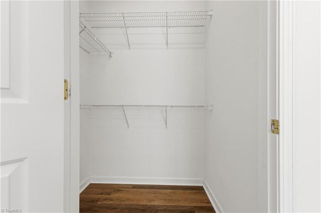 6941 Hanesbrook Circle 204, Clemmons, NC 27012