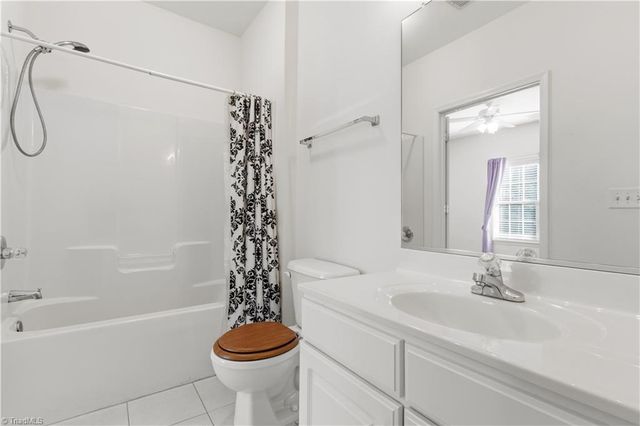 6941 Hanesbrook Circle 204, Clemmons, NC 27012