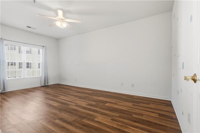 6941 Hanesbrook Circle 204, Clemmons, NC 27012