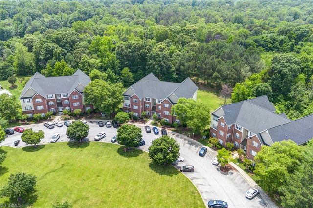 6941 Hanesbrook Circle 204, Clemmons, NC 27012