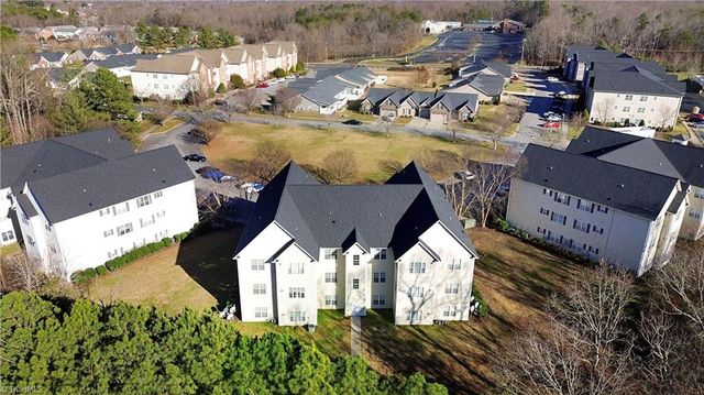 6941 Hanesbrook Circle 204, Clemmons, NC 27012