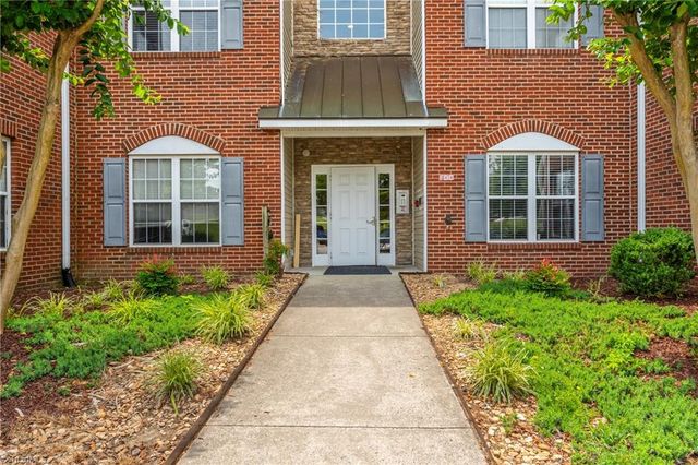 6941 Hanesbrook Circle 204, Clemmons, NC 27012