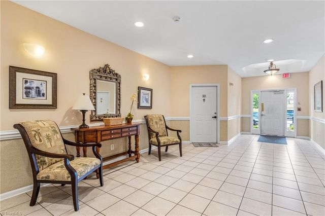 6941 Hanesbrook Circle 204, Clemmons, NC 27012