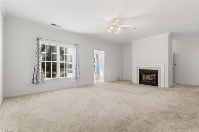 6941 Hanesbrook Circle 204, Clemmons, NC 27012