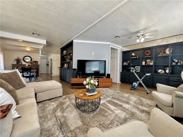 3500 Buchanan 107, Riverside, CA 92503