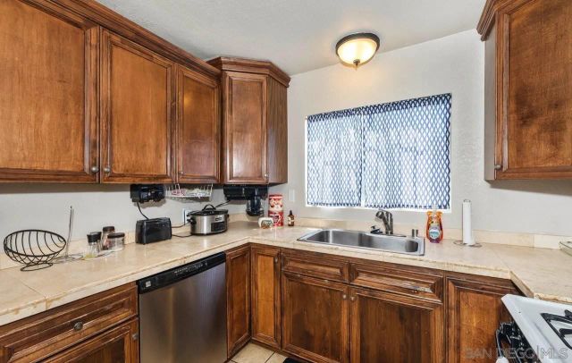 5234 Roswell, San Diego, CA 92114