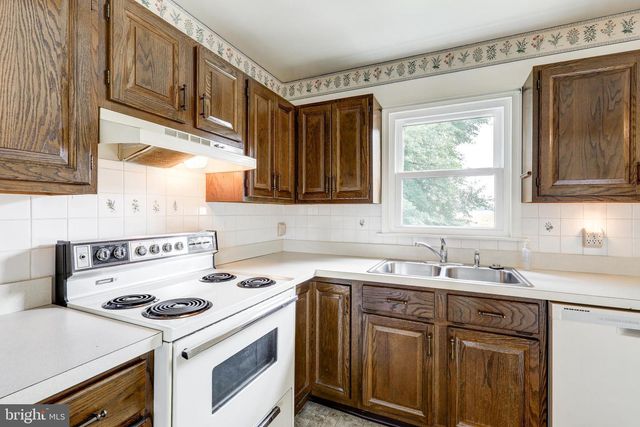 635 W ORANGE ST, Lititz, PA 17543