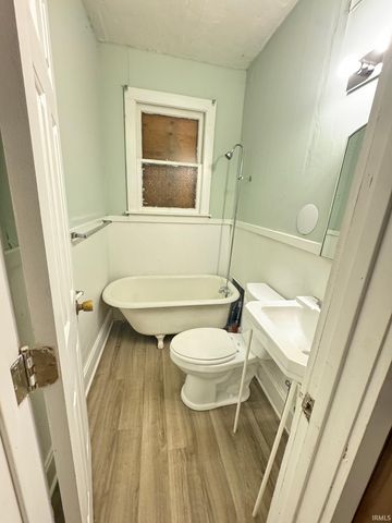 1820 E illinois Street, Evansville, IN 47711