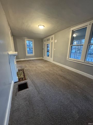 1820 E illinois Street, Evansville, IN 47711