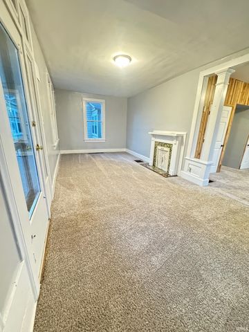 1820 E illinois Street, Evansville, IN 47711