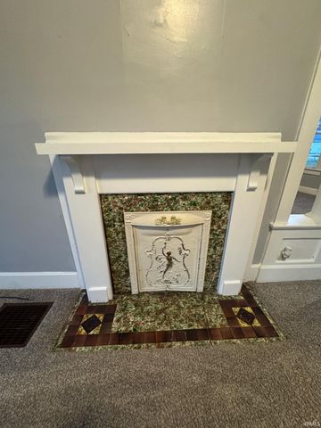 1820 E illinois Street, Evansville, IN 47711