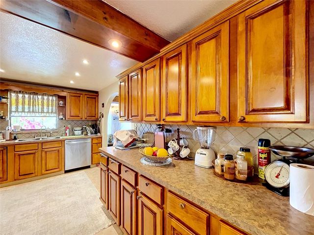 9420 56TH STREET N, Pinellas Park, FL 33782