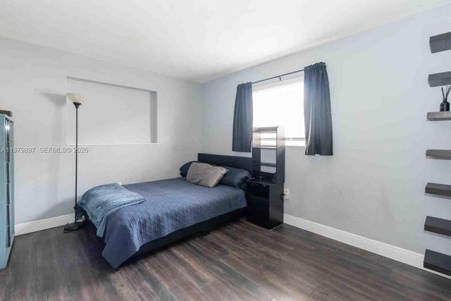 6680 NW 24th Pl, Sunrise, FL 33313