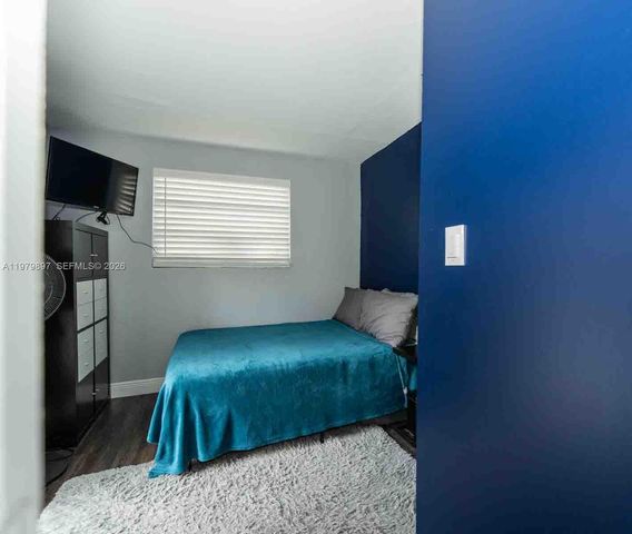 6680 NW 24th Pl, Sunrise, FL 33313