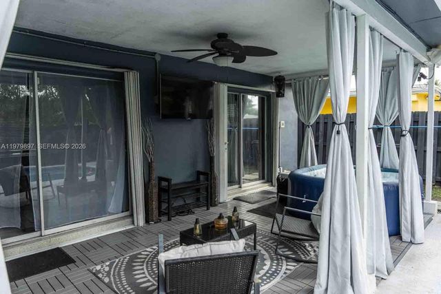 6680 NW 24th Pl, Sunrise, FL 33313